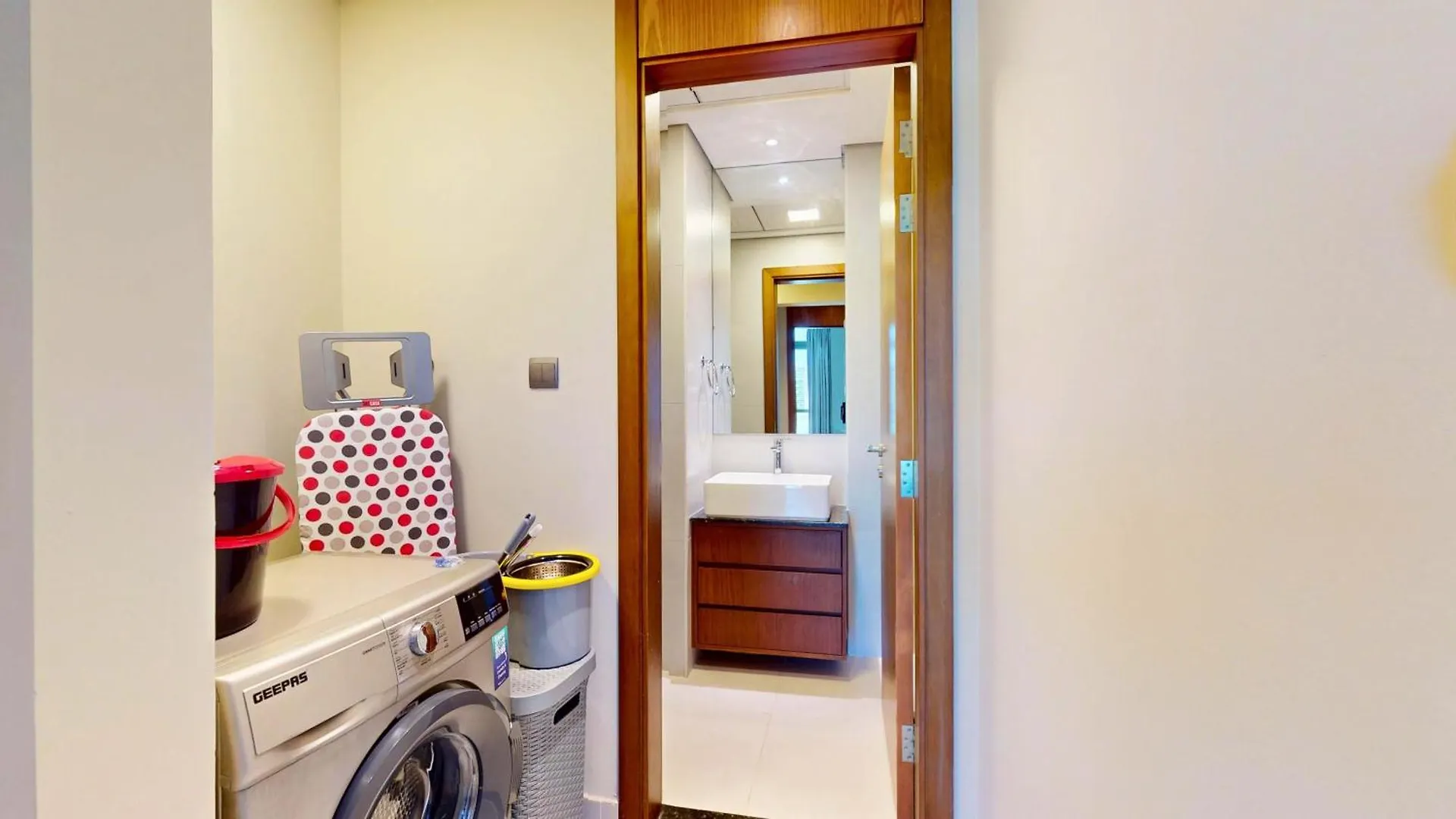 Stylish And Spacious Furnished 1Br In 2020 Marquis Dubai United Arab Emirates
